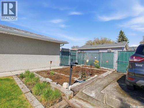 661 Dalgliesh Drive, Regina, SK - Outdoor