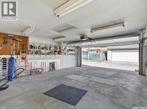 661 Dalgliesh Drive, Regina, SK - Indoor Photo Showing Garage