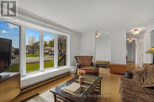 136 Martel Crescent, Champlain, ON - Indoor Photo Showing Living Room