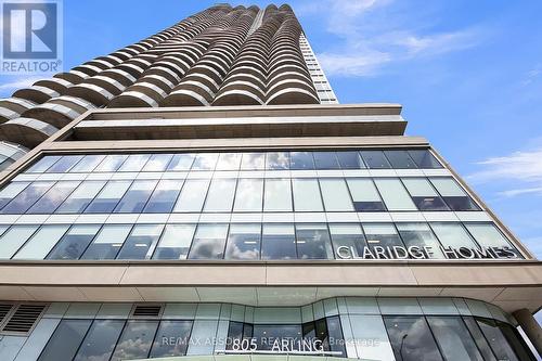 902 - 805 CARLING AVENUE  Ottawa, ON K1S 5W9