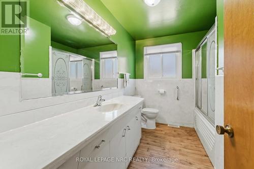 main floor 4 piece bathroom - 70 Second Street, Welland (Lincoln/Crowland), ON - Indoor Photo Showing Bathroom