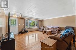 Spacious & Bright 18 feet x 17 front living room - 