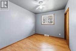 rear bedroom 8.10 x 11.2 ft - 