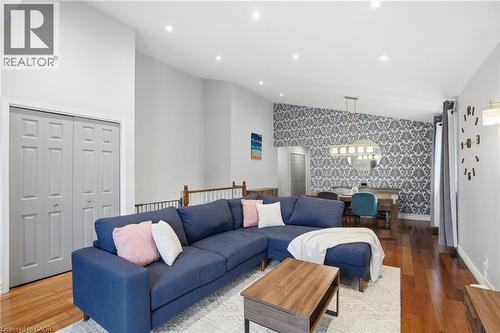 2 Amore Boulevard, Hamilton, ON - Indoor Photo Showing Living Room
