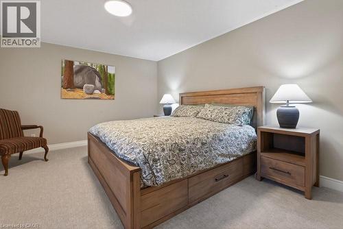 100 Beddoe Drive Unit# 101, Hamilton, ON - Indoor Photo Showing Bedroom