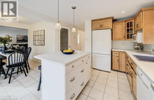 106 Parkland Crescent, Kitchener, ON - Indoor Photo Showing Kitchen