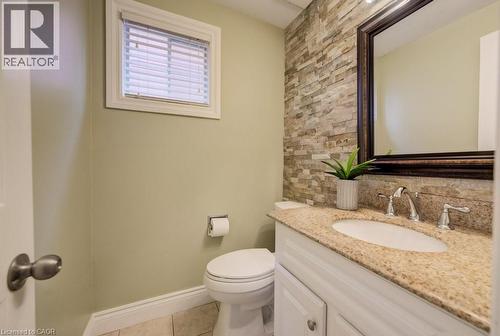 106 Parkland Crescent, Kitchener, ON - Indoor Photo Showing Bathroom