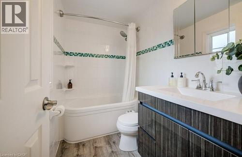 106 Parkland Crescent, Kitchener, ON - Indoor Photo Showing Bathroom