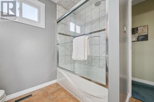 17 Histon Crescent, Brampton (Madoc), ON - Indoor Photo Showing Bathroom
