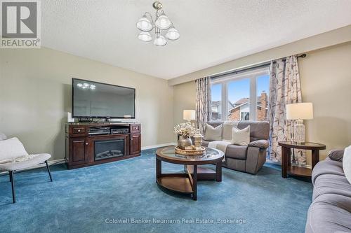 17 Histon Crescent, Brampton (Madoc), ON - Indoor Photo Showing Living Room
