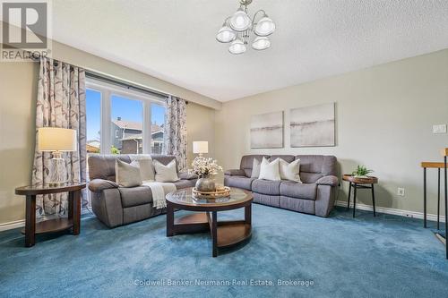 17 Histon Crescent, Brampton (Madoc), ON - Indoor Photo Showing Living Room