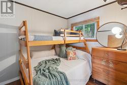 Bedroom 2 bunk beds, double on the bottom - 