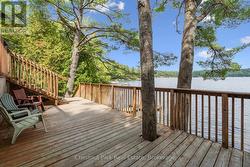 Second deck, so much space. - 