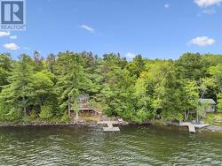 Look at the privacy from the one neighbours dock - 