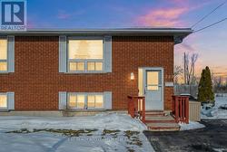 223 NEWBURGH ROAD Greater Napanee (Greater Napanee), ON K7R 1C8