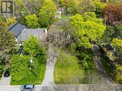 28 HOLLOWAY ROAD  Toronto, ON M9A 1G1