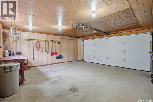 3625 Victoria Avenue, Regina, SK - Indoor Photo Showing Garage