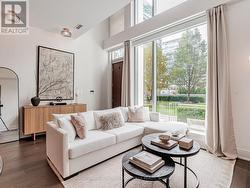 TH132 - 39 QUEENS QUAY E Toronto, ON M5E 0A5