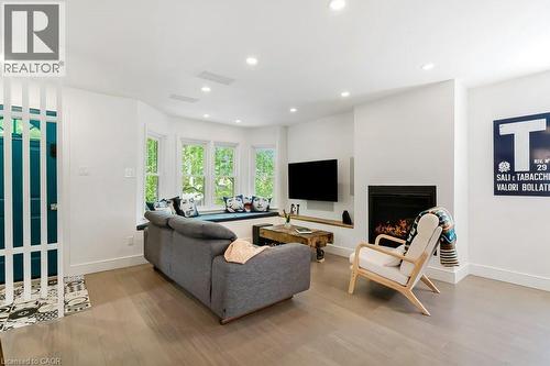 20 Ramore Street, Cambridge, ON - Indoor Photo Showing Living Room