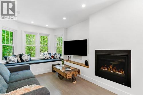 20 Ramore Street, Cambridge, ON - Indoor Photo Showing Living Room With Fireplace