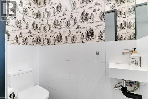 20 Ramore Street, Cambridge, ON - Indoor Photo Showing Bathroom