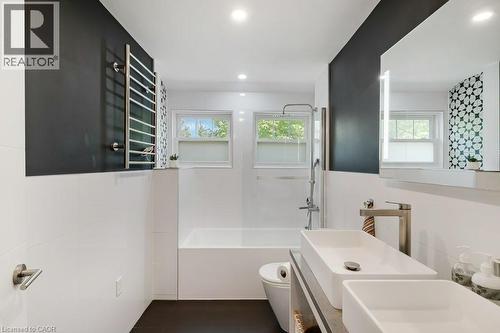20 Ramore Street, Cambridge, ON - Indoor Photo Showing Bathroom