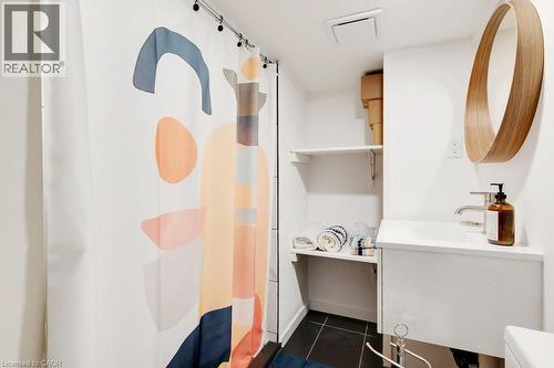 20 Ramore Street, Cambridge, ON - Indoor Photo Showing Bathroom