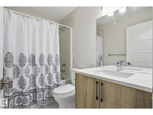 2116 159 St Sw, Edmonton, AB - Indoor Photo Showing Bathroom