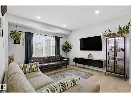 2116 159 St Sw, Edmonton, AB - Indoor Photo Showing Living Room