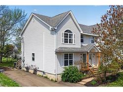 36 Algonquin Moncton, NB E1G 2C8