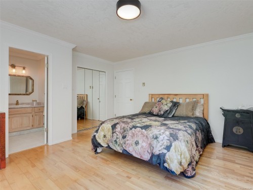 4860 Excelsior Rd, Saanich, BC 