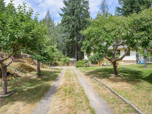 4860 Excelsior Rd, Saanich, BC 