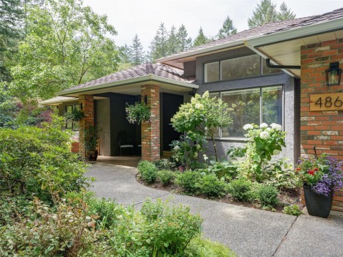 4860 Excelsior Rd, Saanich, BC 