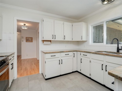 4860 Excelsior Rd, Saanich, BC 