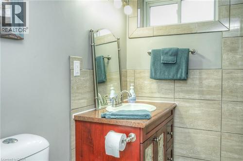 46 Second Avenue, Kitchener, ON - Indoor Photo Showing Bathroom