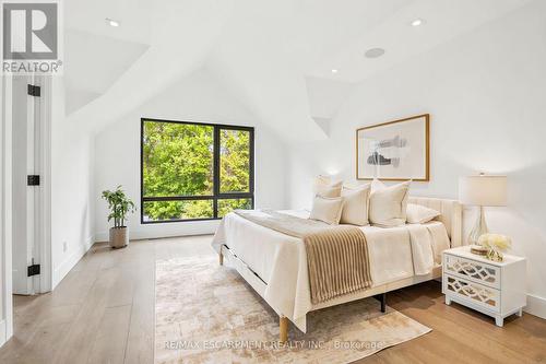 1435 Applewood Road, Mississauga, ON - Indoor Photo Showing Bedroom