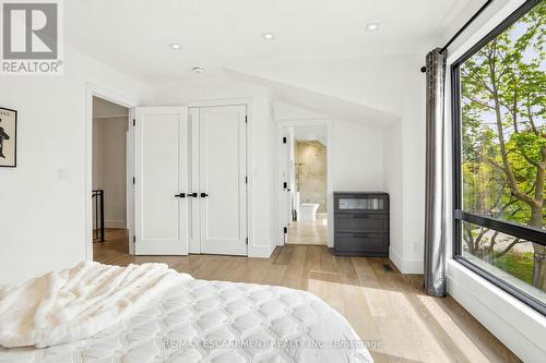 1435 Applewood Road, Mississauga, ON - Indoor Photo Showing Bedroom