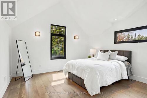 1435 Applewood Road, Mississauga, ON - Indoor Photo Showing Bedroom
