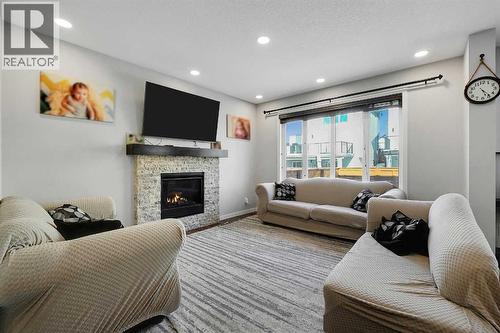 216 Carringvue Manor Nw, Calgary, AB 