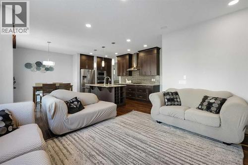 216 Carringvue Manor Nw, Calgary, AB 