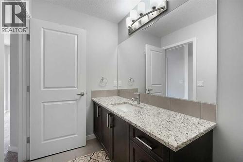 216 Carringvue Manor Nw, Calgary, AB 