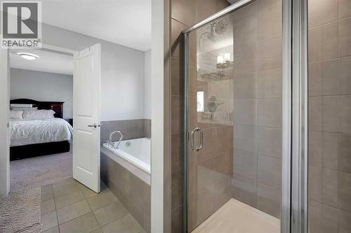 216 Carringvue Manor Nw, Calgary, AB 