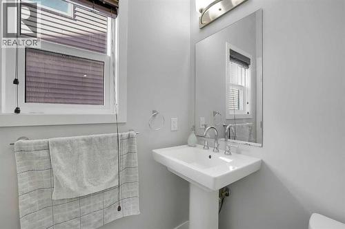 216 Carringvue Manor Nw, Calgary, AB 