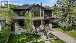 2908 7 Avenue NW  Calgary, AB T2N 1B2