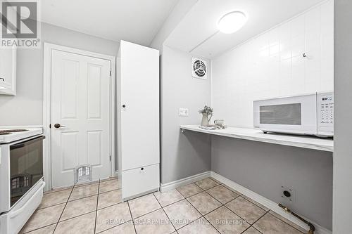 301 Parkwood Crescent, Hamilton, ON - Indoor
