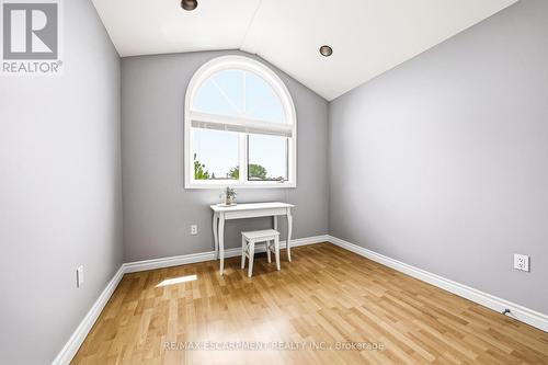 301 Parkwood Crescent, Hamilton, ON - Indoor Photo Showing Other Room