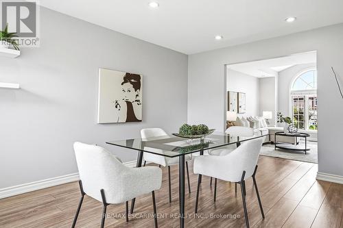 301 Parkwood Crescent, Hamilton, ON - Indoor Photo Showing Dining Room