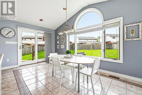 301 Parkwood Crescent, Hamilton, ON - Indoor Photo Showing Dining Room