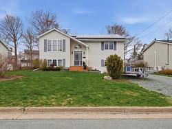 27 Ashdale Crescent  Timberlea, NS B3T 1L3