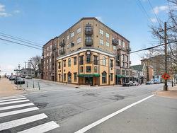503 70 Ochterloney Street Dartmouth, NS B2Y 1C2